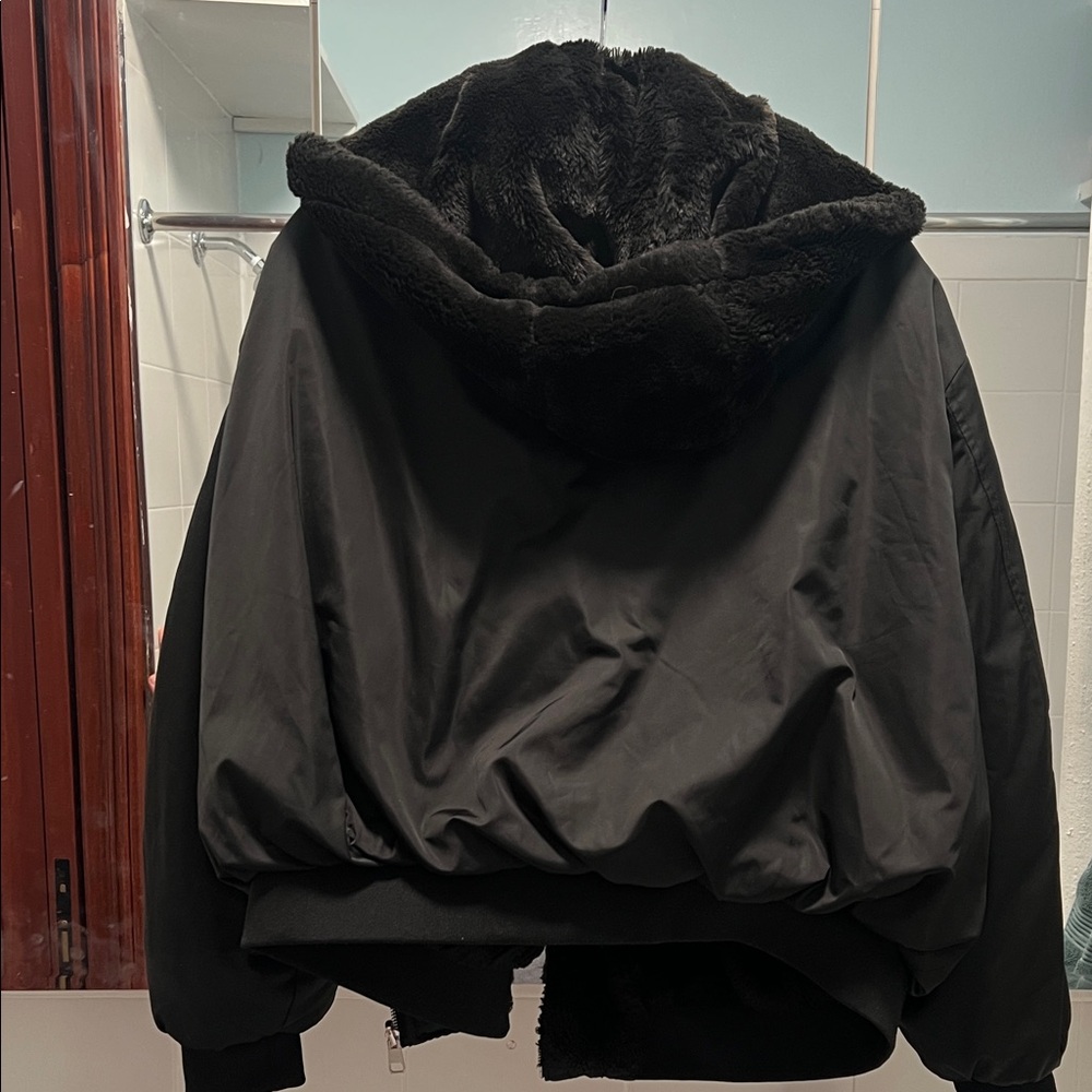 Unisex Oversized and Reversible Black Bomber Jacket with Faux Fur Lining - Picture 5 of 5